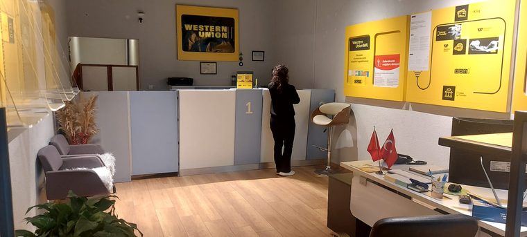 Western Union Pendik şubesi hizmet salonu ve gişe